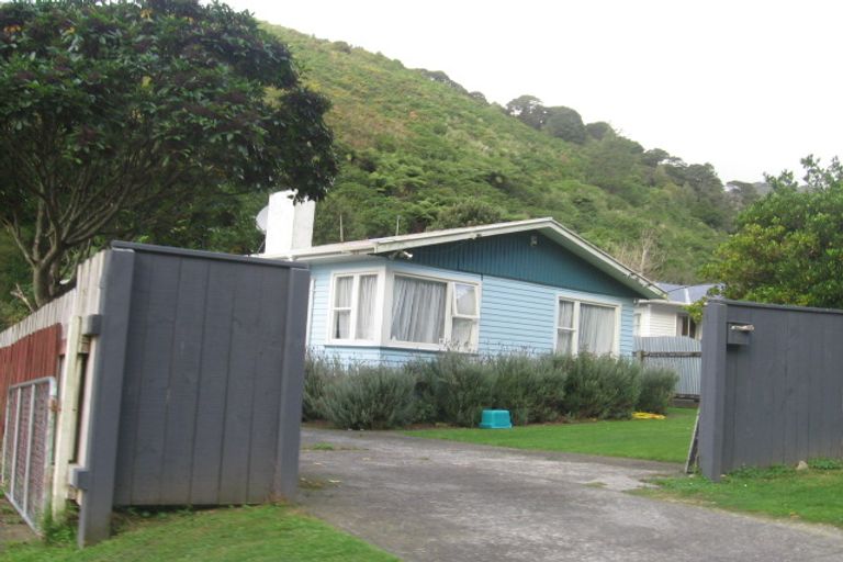 Photo of property in 61 Sunny Grove, Wainuiomata, Lower Hutt, 5014