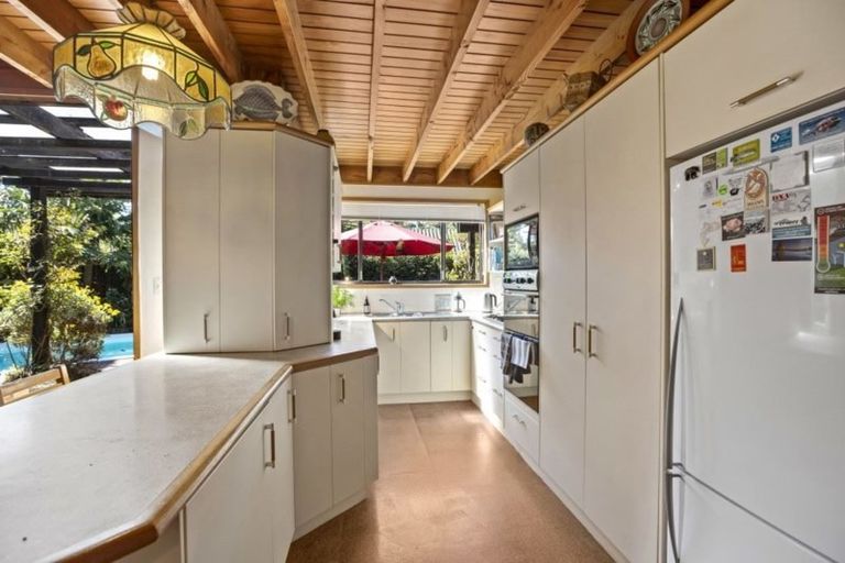 Photo of property in 24 Blundell Place, Chatswood, Auckland, 0626