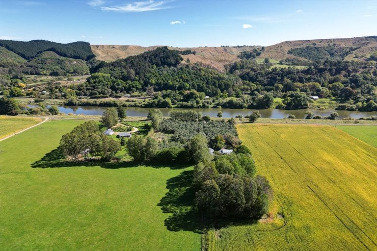 Photo of property in 408 Kaiwhaiki Road, Kaiwhaiki, Whanganui, 4575