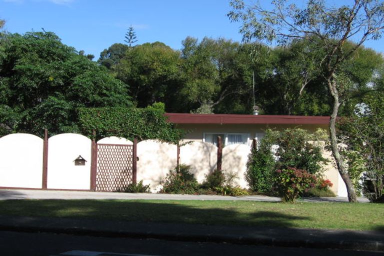 Photo of property in 4 Awaruku Road, Torbay, Auckland, 0630