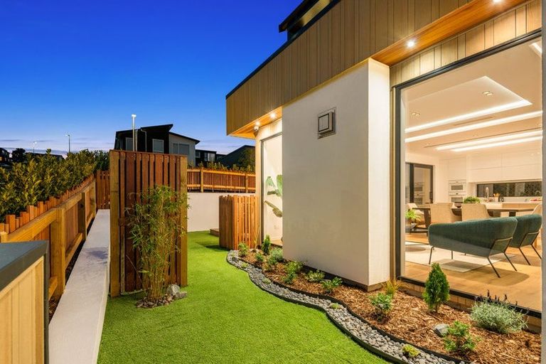 Photo of property in 34 Kumukumu Road, Long Bay, Auckland, 0630