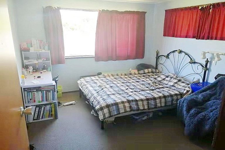 Photo of property in 6 Garner Place, Glenfield, Auckland, 0629