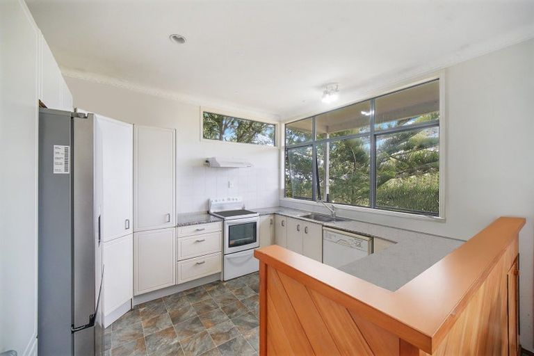 Photo of property in 51 Sunset Road, Totara Vale, Auckland, 0632