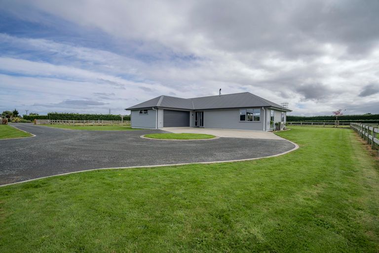Photo of property in 15 Wilcox Road, Seaward Bush, Invercargill, 9871