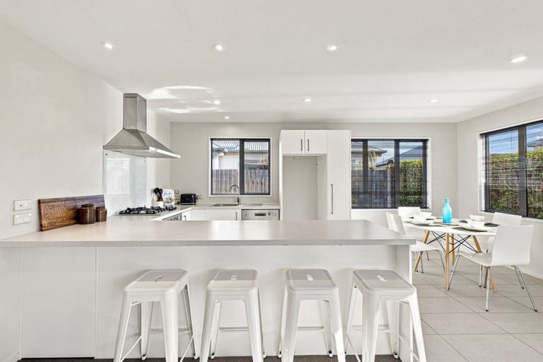 Photo of property in 8 Caulfield Avenue, Halswell, Christchurch, 8025