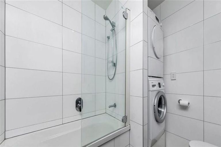 Photo of property in Apollo Apartments, 201/46 Rosedale Road, Rosedale, Auckland, 0632