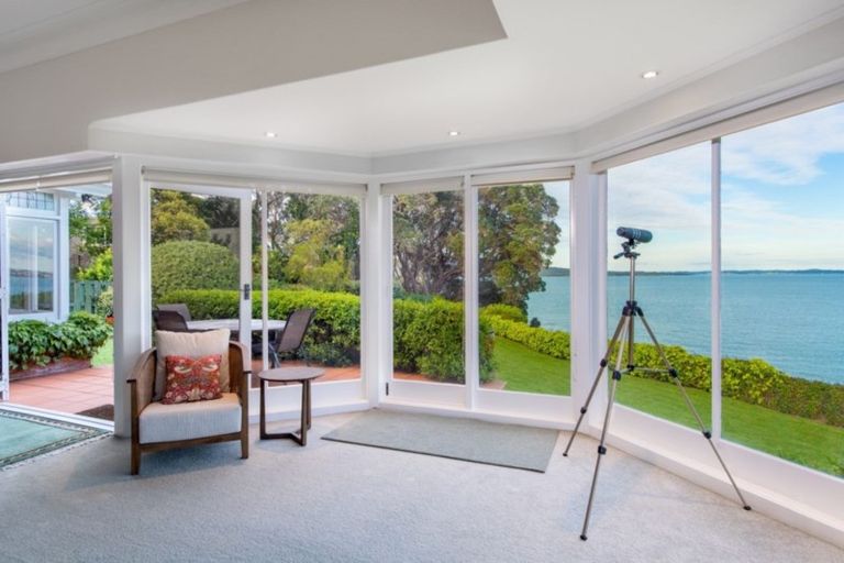 Photo of property in 122 Vauxhall Road, Narrow Neck, Auckland, 0624