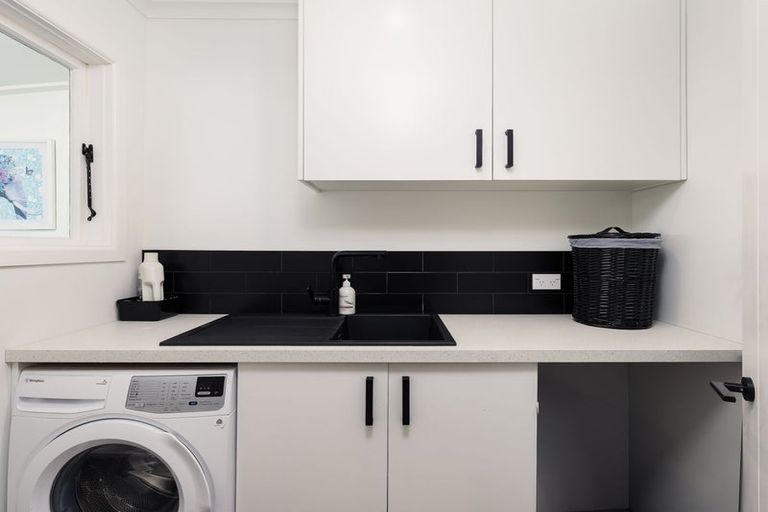 Photo of property in 48 Oxford Street, Waimate, 7924