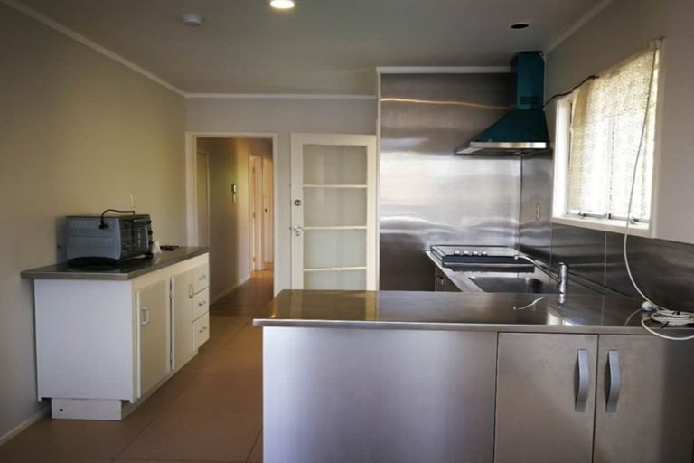 Photo of property in 33 Redwood Drive, Massey, Auckland, 0614