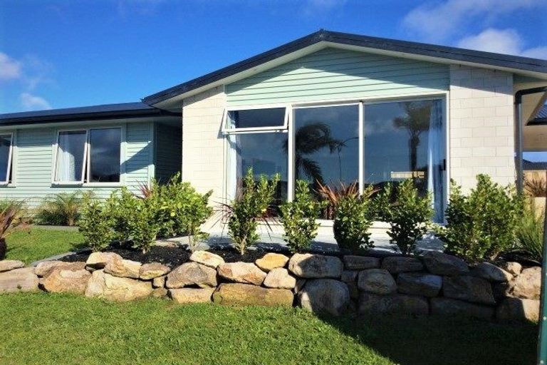 Photo of property in 80 Cassinia Close, Papamoa Beach, Papamoa, 3118