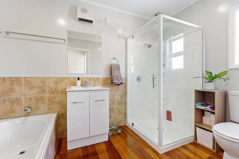 Photo of property in 6 Anzac Road, Otaki, 5512