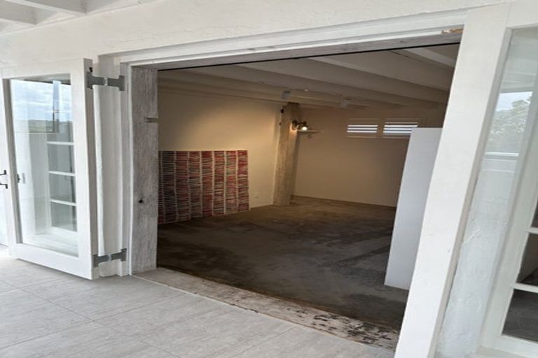 Photo of property in 1/25a Lake Road, Devonport, Auckland, 0624