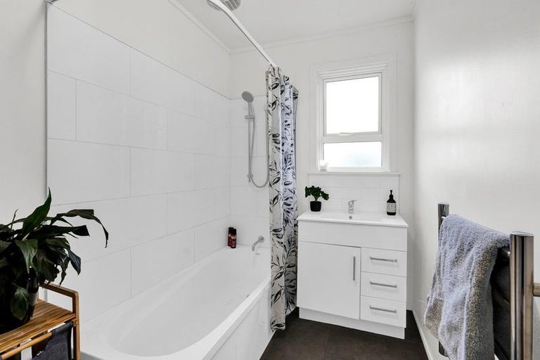 Photo of property in 15 Campbell Street, Hawera, 4610