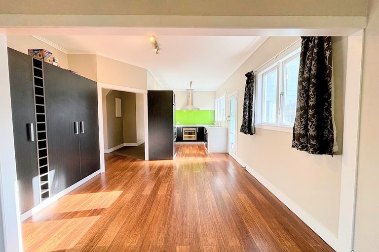 Photo of property in 25 Beach Road, Pahurehure, Papakura, 2113