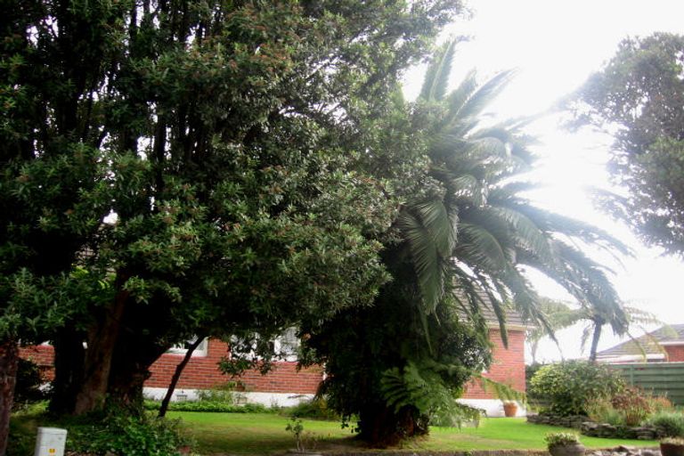 Photo of property in 5 Puketapu Grove, Waiwhetu, Lower Hutt, 5010