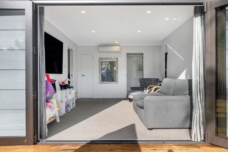 Photo of property in 2/58 James Street, Bayview, Auckland, 0629