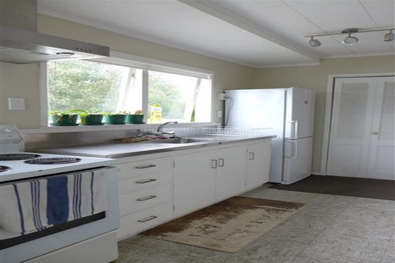Photo of property in 10 Titoki Avenue, Mangere Bridge, Auckland, 2022