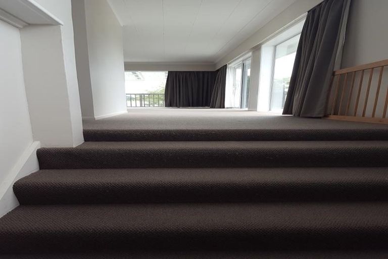 Photo of property in 1/15 Kyle Road, Greenhithe, Auckland, 0632