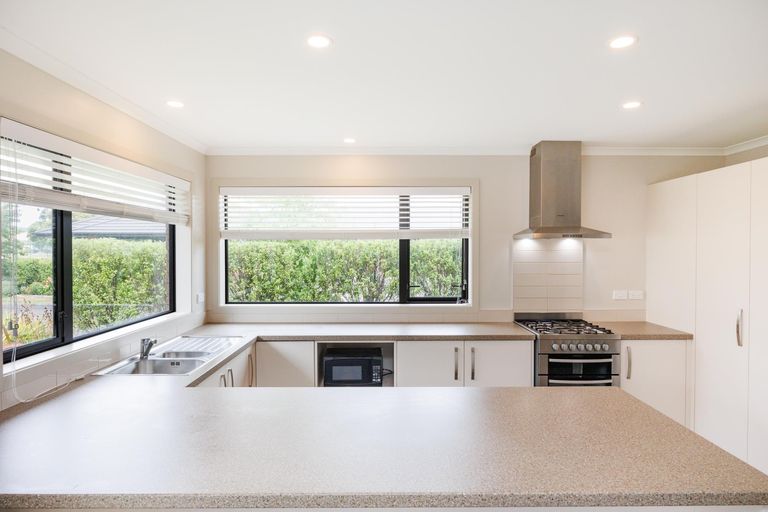 Photo of property in 4 Arena Court, Palmerston North, 4410