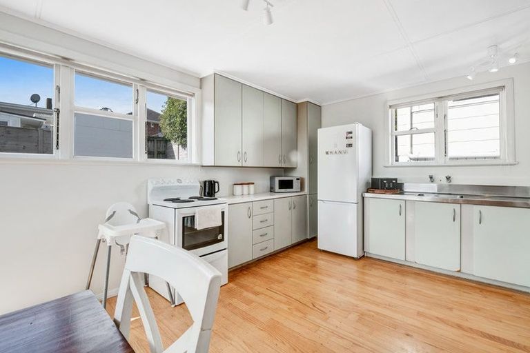 Photo of property in 38 Puriri Street, Helensville, 0800