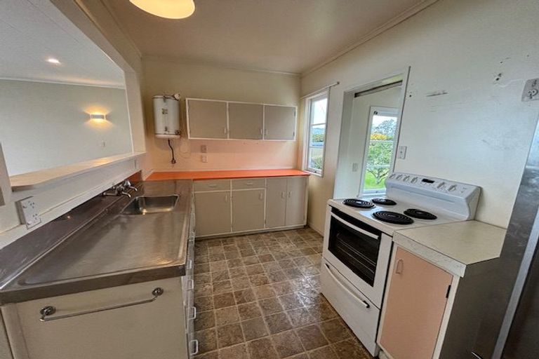 Photo of property in 65 Howard Road, Orere Point, Papakura, 2585