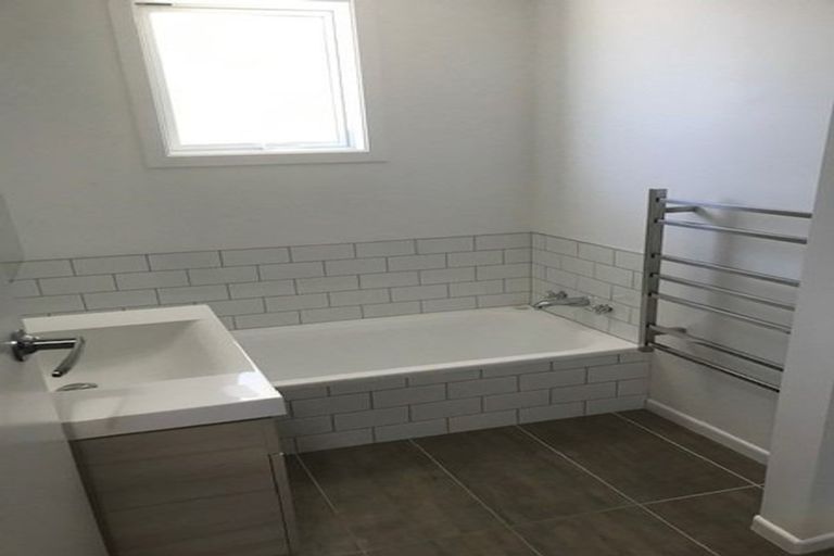 Photo of property in 6 Gaff Place, Whitby, Porirua, 5024