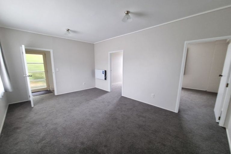 Photo of property in 1b Court Road, Tawa, Wellington, 5028