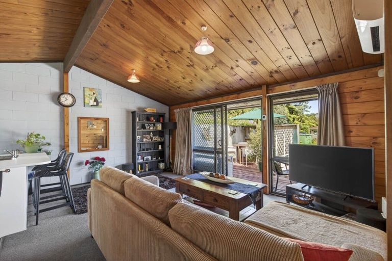 Photo of property in 14a Ambury Place, Merrilands, New Plymouth, 4312