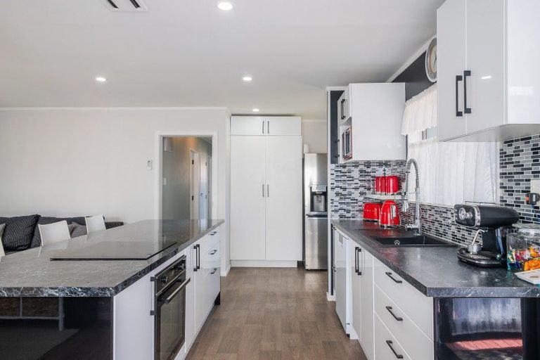 Photo of property in 30 Strathmore Avenue, Levin, 5510