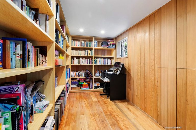 Photo of property in 100 Glenmore Street, Northland, Wellington, 6012