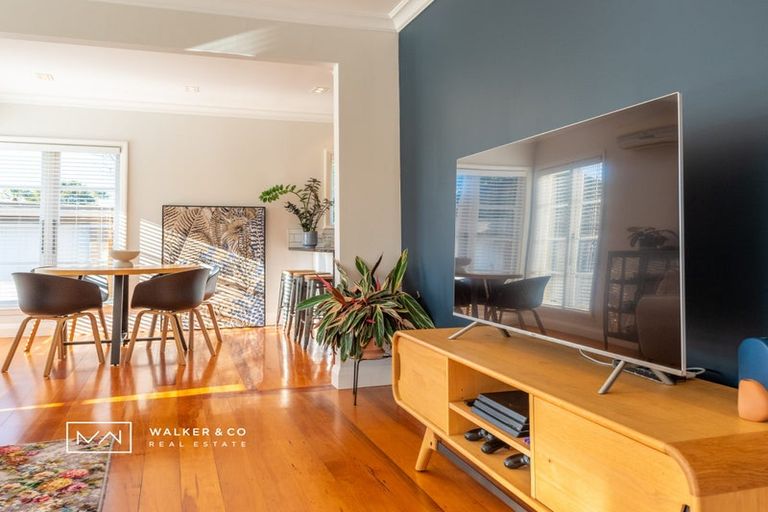 Photo of property in 15 Raukawa Grove, Trentham, Upper Hutt, 5018