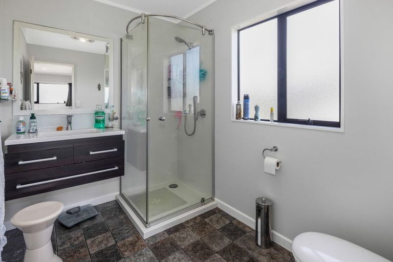 Photo of property in 5 Bay Lair Grove, Island Bay, Wellington, 6023