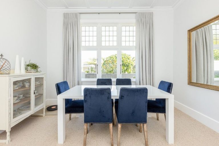 Photo of property in 20 Cameron Road, Bluff Hill, Napier, 4110