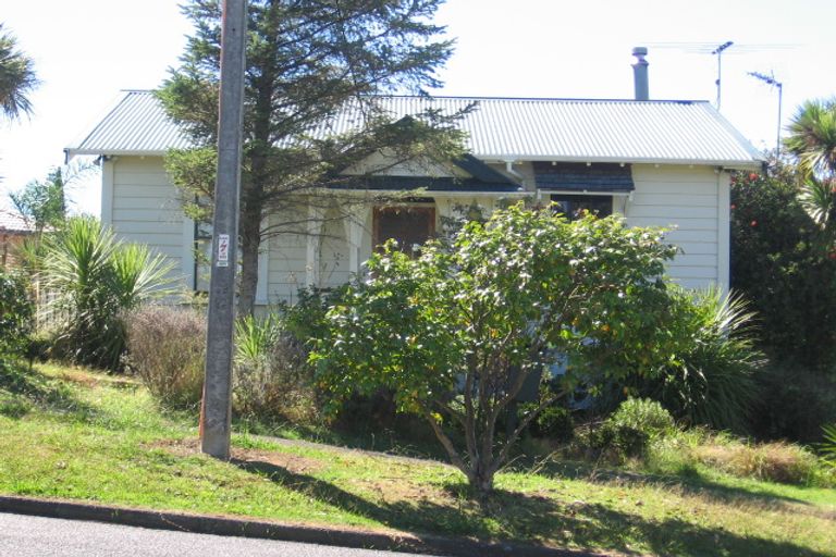 Photo of property in 1 Brains Road, Kelston, Auckland, 0602