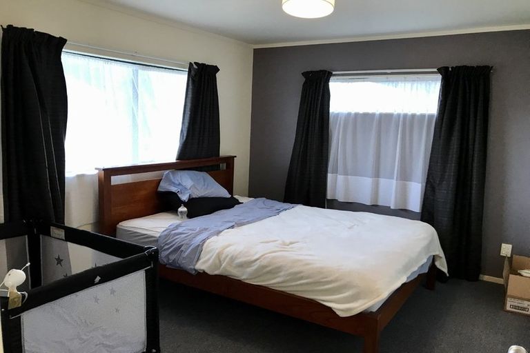 Photo of property in 32 Morere Street, Titahi Bay, Porirua, 5022