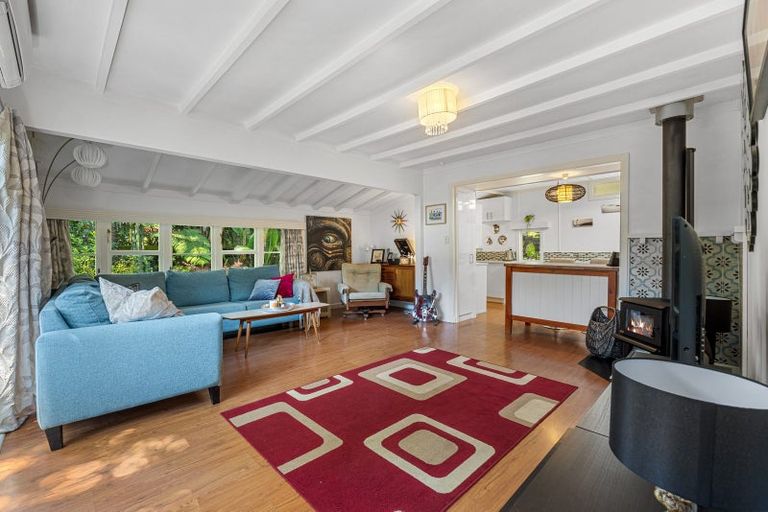 Photo of property in 31 Tane Road, Laingholm, Auckland, 0604