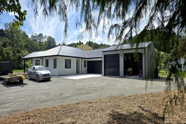 Photo of property in 566 Kara Road, Maungatapere, 0179