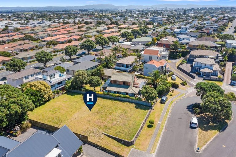 Photo of property in 15 Sunbrae Grove, Mount Maunganui, 3116