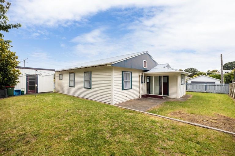 Photo of property in 45 Cutfield Road, New Plymouth, 4310