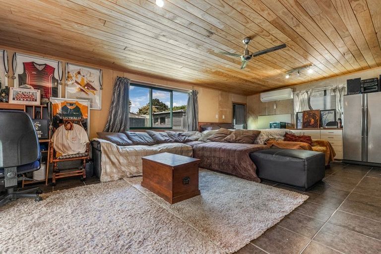 Photo of property in 14 Salas Place, Papakura, 2110