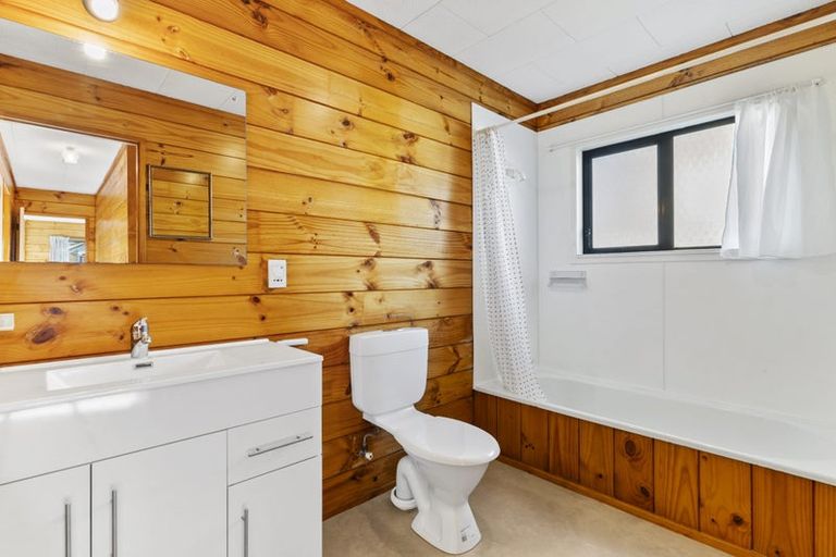 Photo of property in 10 Eastern Beach Road, Eastern Beach, Auckland, 2012