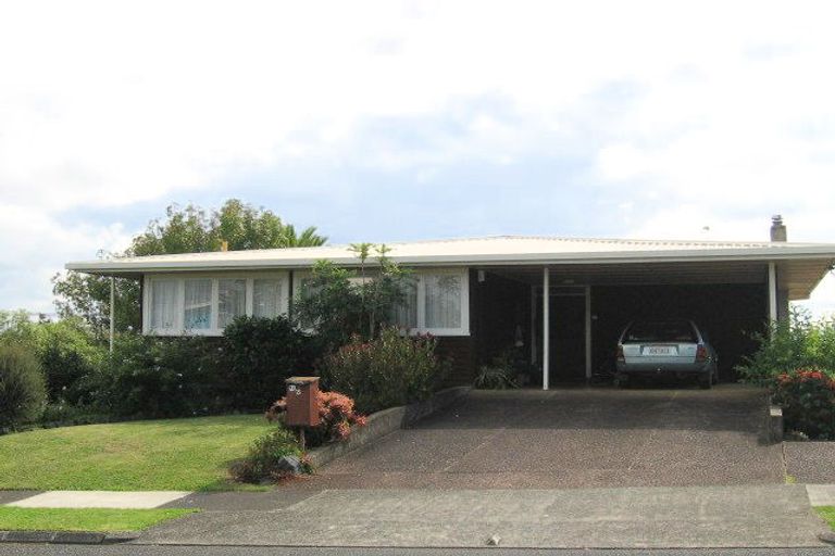 Photo of property in 15 Carole Crescent, Pakuranga, Auckland, 2010