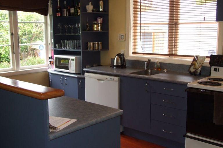 Photo of property in 37 Saint Albans Avenue, Hokowhitu, Palmerston North, 4410