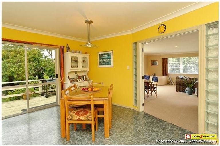 Photo of property in 42 Divich Avenue, Te Atatu South, Auckland, 0610