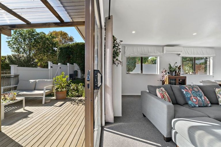 Photo of property in 1/80 Kervil Avenue, Te Atatu Peninsula, Auckland, 0610