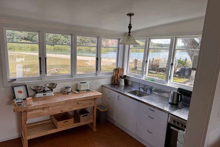 Photo of property in 15 Pataua Street, Pataua South, Onerahi, 0192