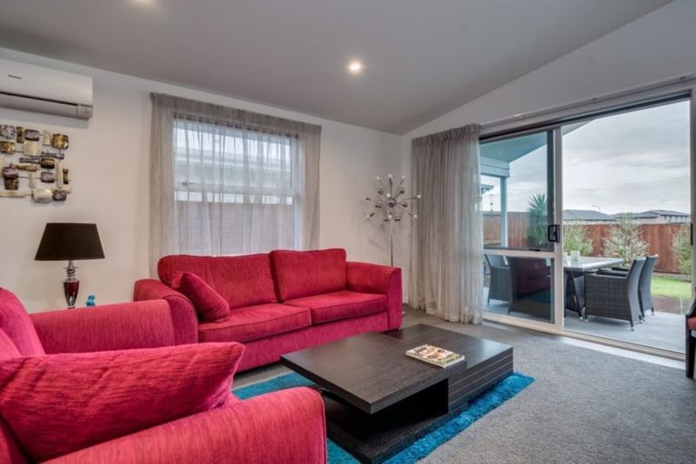 Photo of property in 3 Ponga Place, Papamoa Beach, Papamoa, 3118