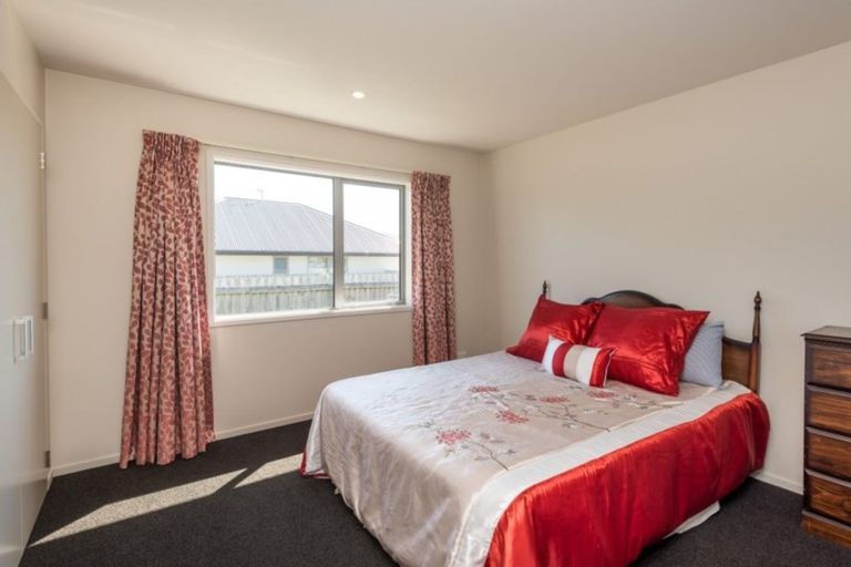 Photo of property in 2 Lake Terrace Road, Burwood, Christchurch, 8061