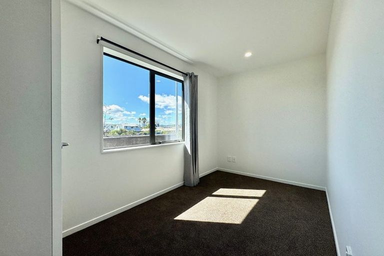 Photo of property in 50e Greenmeadows Avenue, Manurewa East, Auckland, 2102