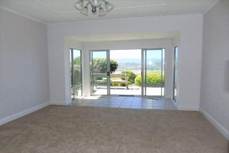Photo of property in 77 Houghton Bay Road, Houghton Bay, Wellington, 6023